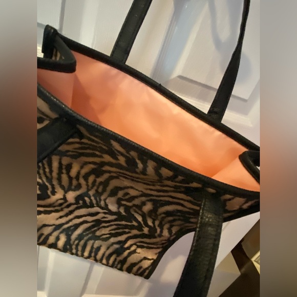 Neiman Marcus x Stephanie Johnson Tiger Print Purse Tote Bag - Picture 2 of 2